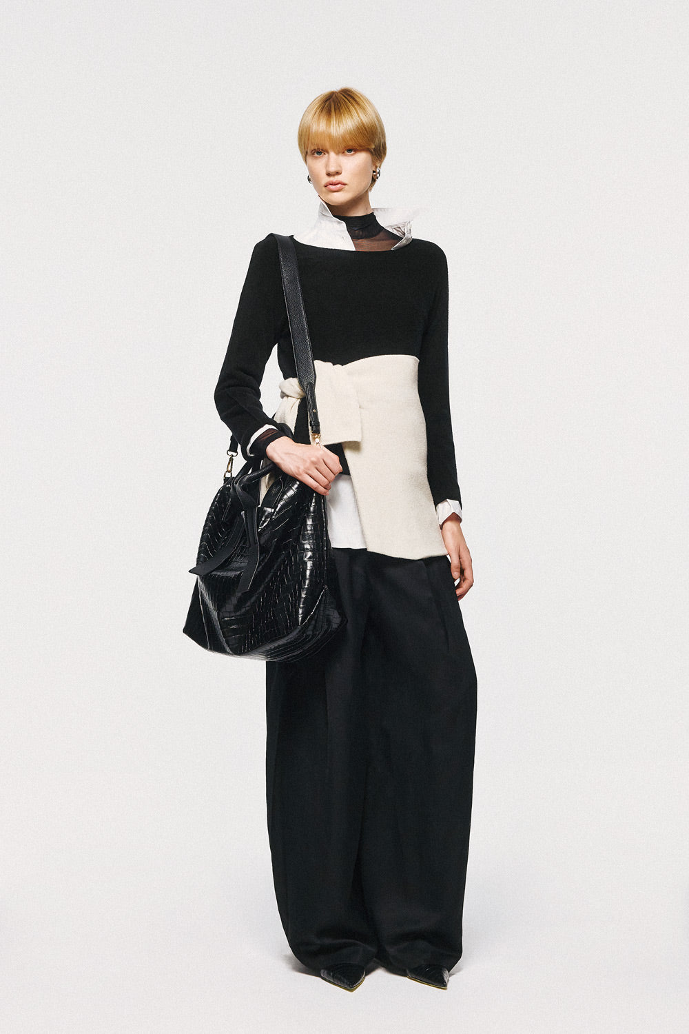 Soft Knitwear O-Neck | Black