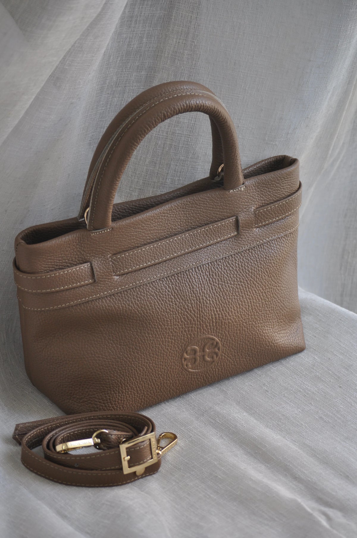 Emily Medium Leather Handbag - Biscotti