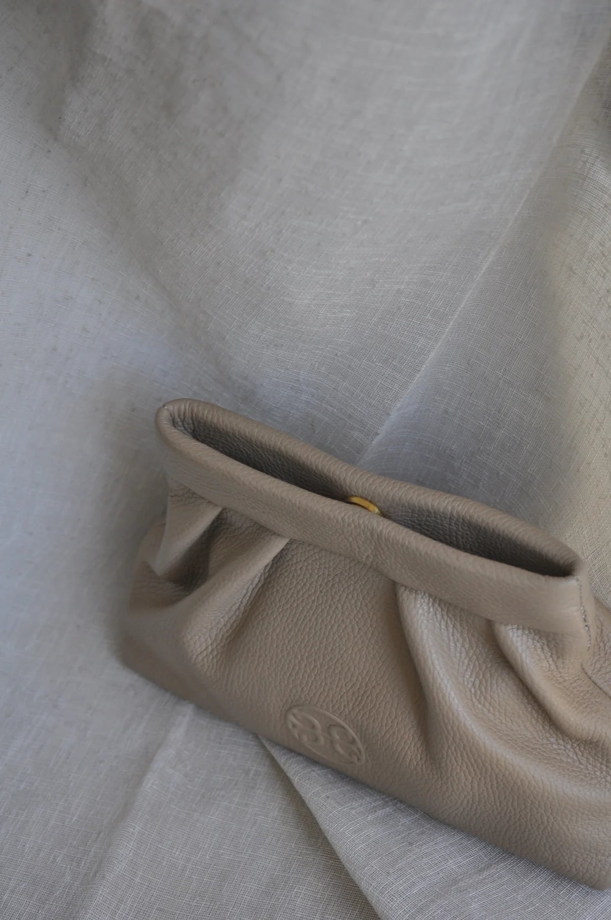 Kiss Mini Leather Pouch - Taupe